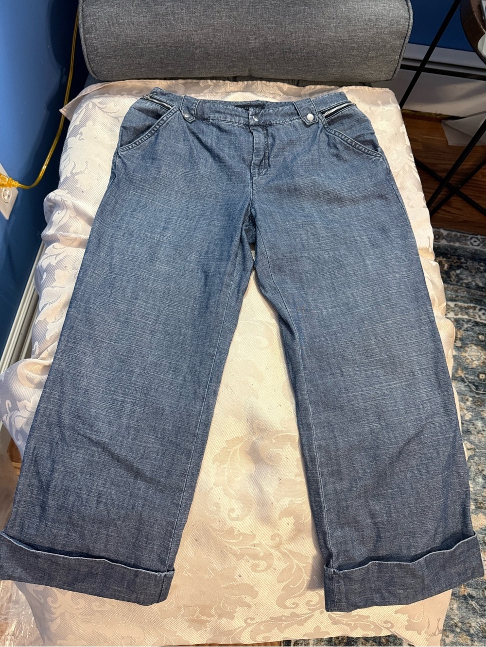 Banana Republic Wide Leg Cropped Jeans Size 6 Chambray Denim Cuffed Casual Chic - Picture 2 of 5